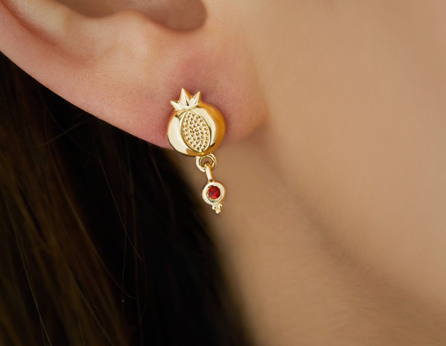 Pomgranate Earrings With a gem