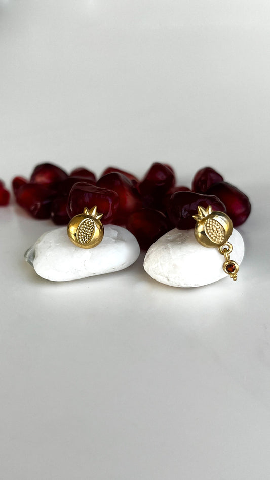 Pomgranate Earrings With a gem